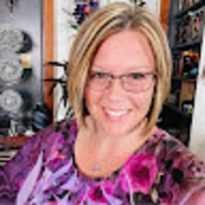 Meet your Posher, Alisa